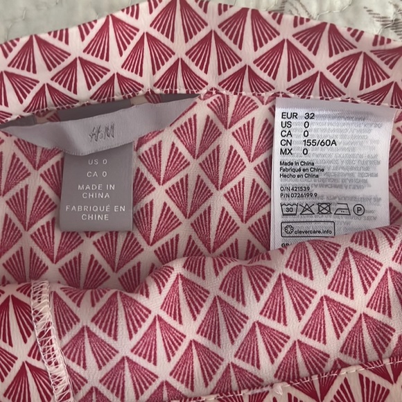 MIDI skirt H and M red - Picture 3 of 3